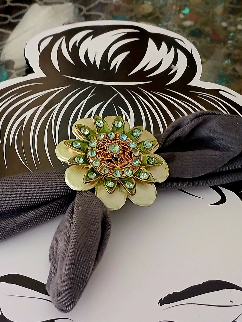 Green Crystal Floral Brooch Hair Accessory Heand Hand